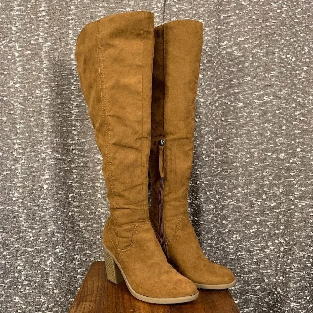 DV Dolce Vita Marilyn Tan Faux Suede Over The Knee Block Heel Boots Women's 8.5
